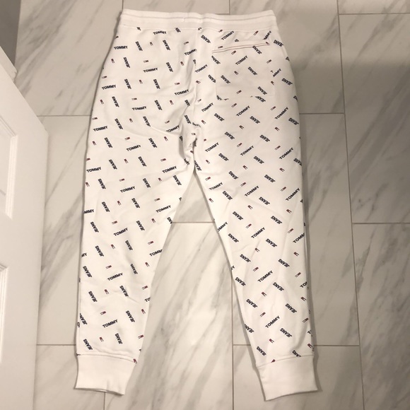 NWT Men’s Tommy Hilfiger Sweatpant Joggers - Picture 5 of 5
